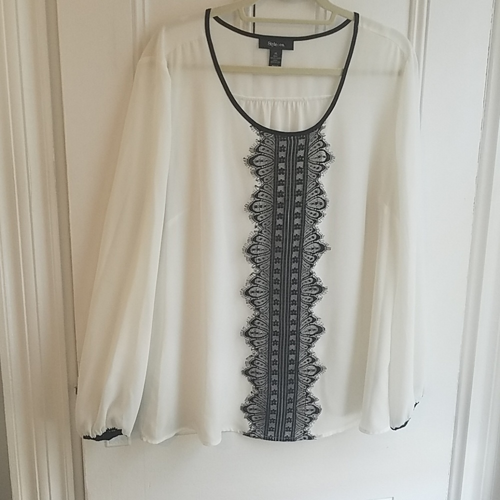 Flowy black and white top